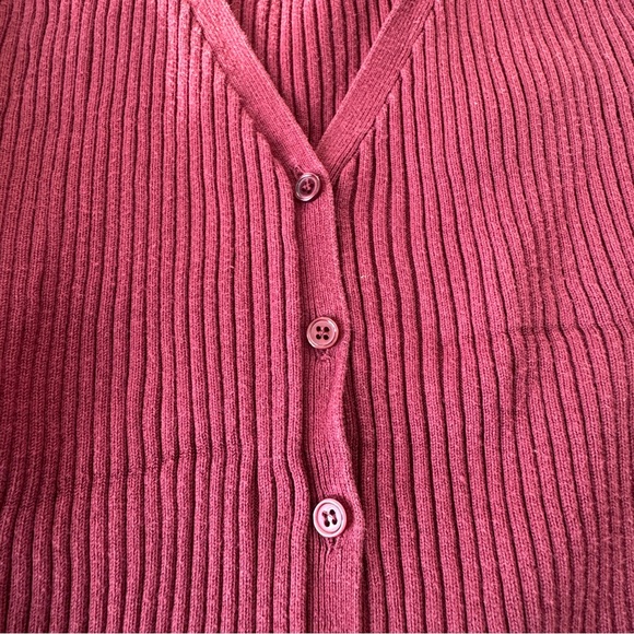 ❌SOLD❌ Smart Set Vintage Deep Red V-Neck Cardigan - Picture 5 of 9